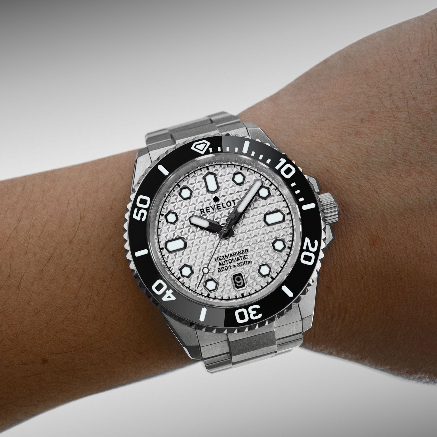 R11 Metallic White Steel