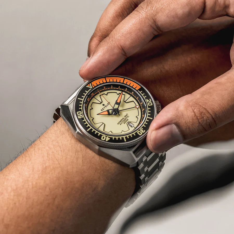 R10 Admiral GMT Dune Luminova Steel